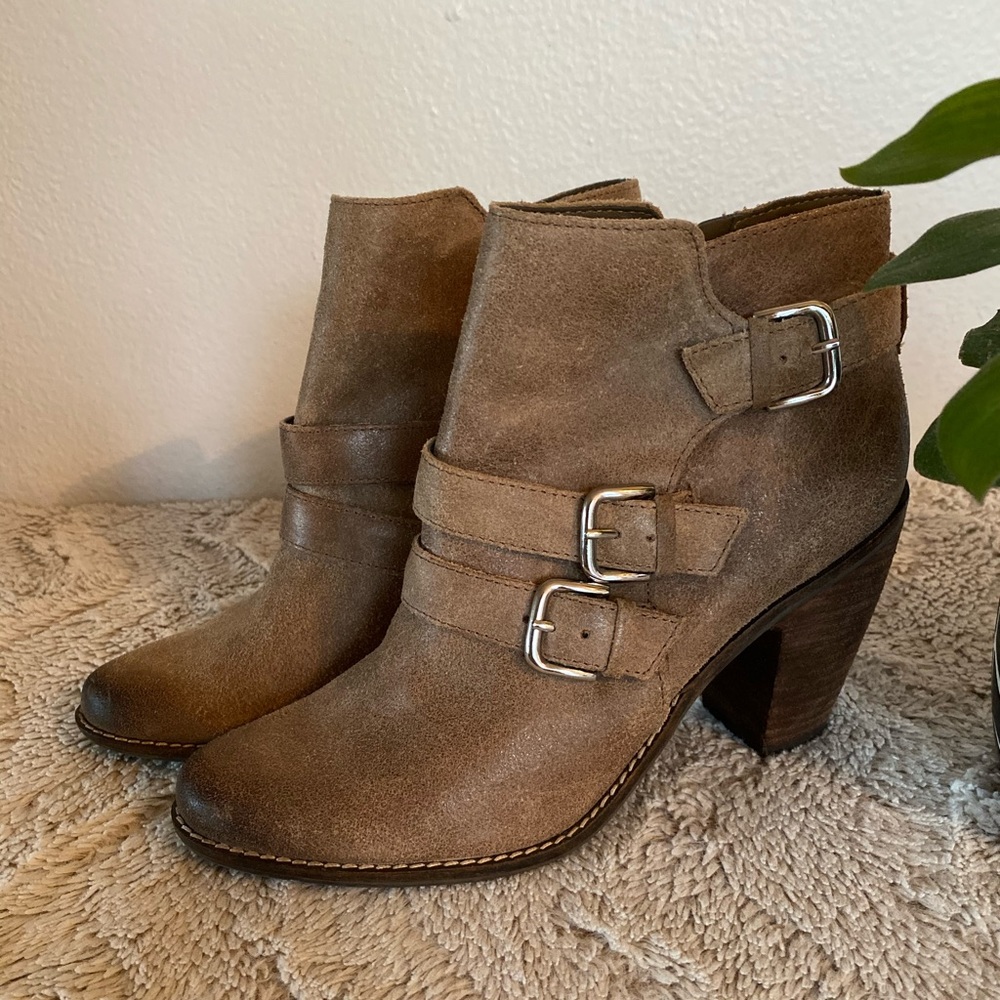 DV By Dolce Vita Tan Suede Ankle Booties Size 9.5